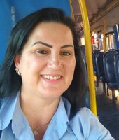 Eliane trabalha como motorista na UNILA há 13 anos e, desde agosto, dirige um dos ônibus do transporte interunidades.