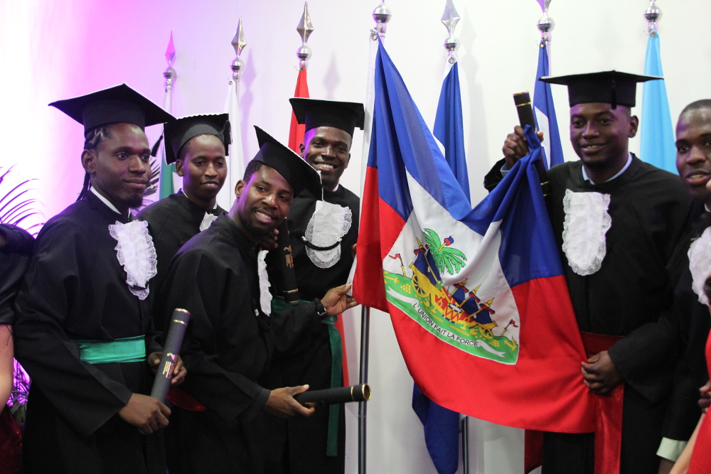 Formatura dos primeiros estudantes haitianos da UNILA