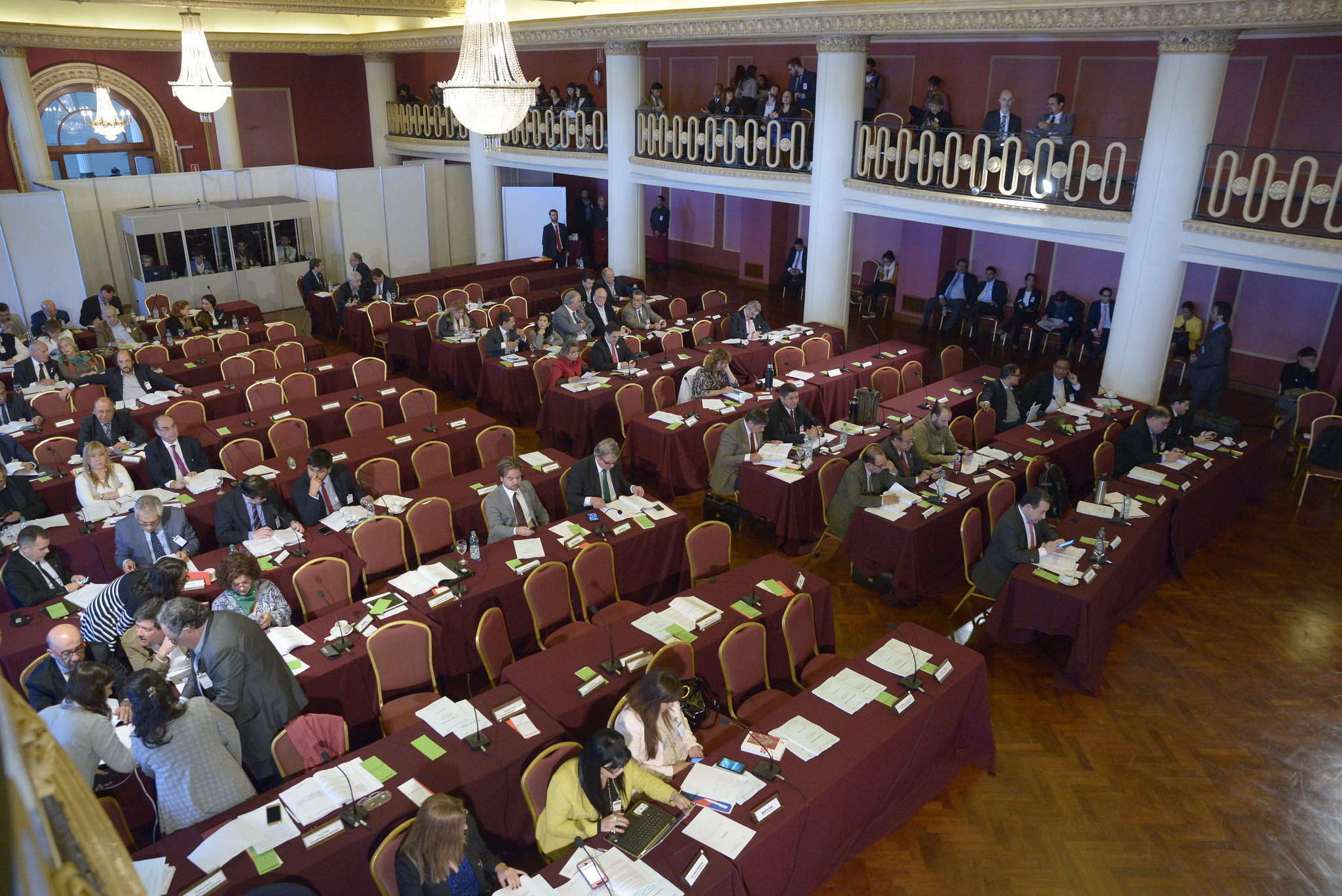 Parlamento do Mercosul é composto por parlamentares dos cidadãos dos Estados-Partes do Mercosul: Argentina, Brasil, Paraguai e Uruguai