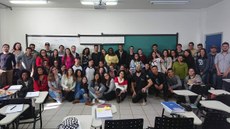 membros do projeto de extensão tekoha guasu, em sala de aula