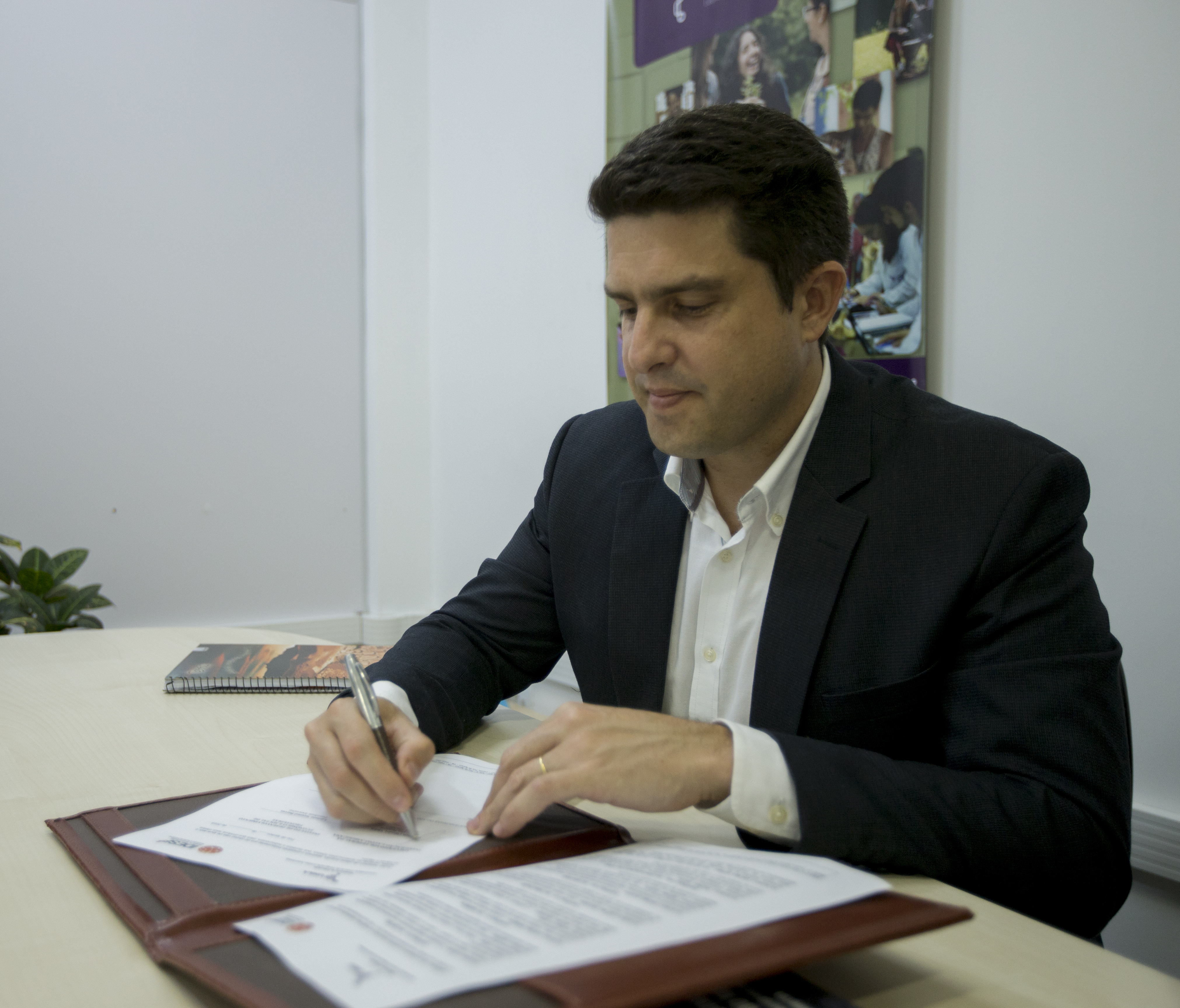 Reitor Gustavo Oliveira Vieira