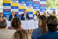 Lançamento do programa de visitação contou com a participação de autoridades das instituições envolvidas na retomada das obras. Foto: William Brisida/Itaipu Binacional